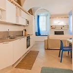 Wonderful Frescoed Apartmán Menaggio