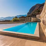 Wonderful Frescoed Appartement