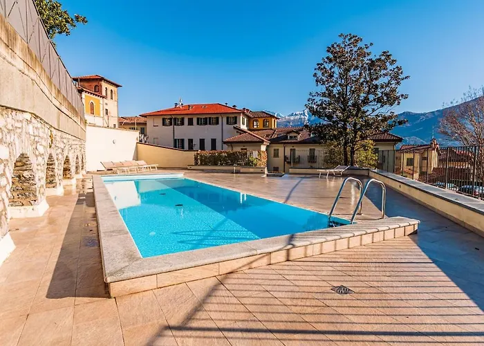 Wonderful Frescoed Apartament *